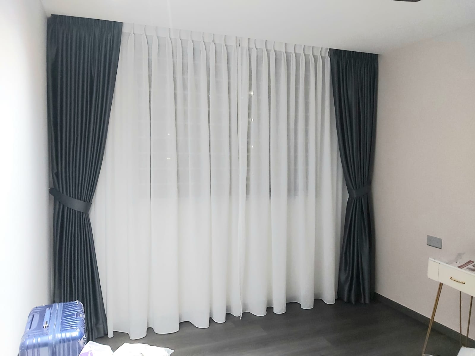 This is a Picture of Day and night curtain picture  for Singapore HDB 4 rooms flat, living hall,day and night curtain, full height, BLK 169 Bedok South Avenue 3
